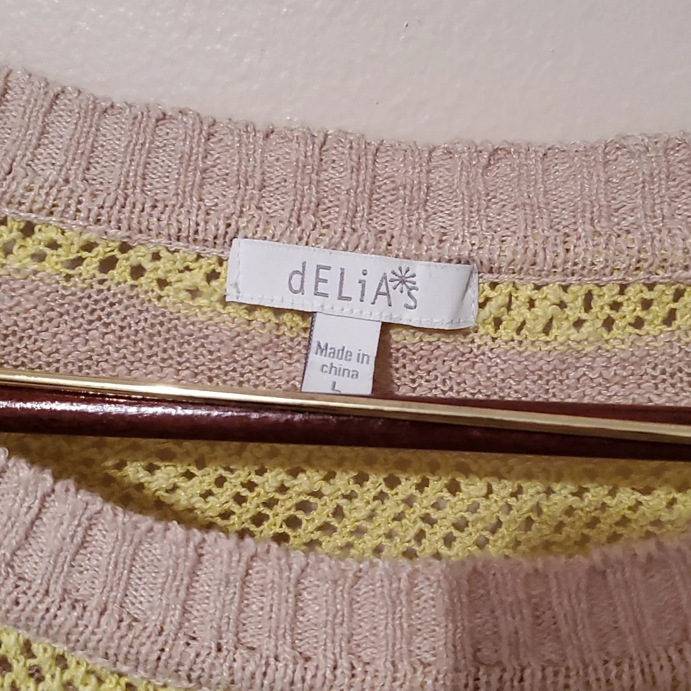 Top - Picture 2 of 3